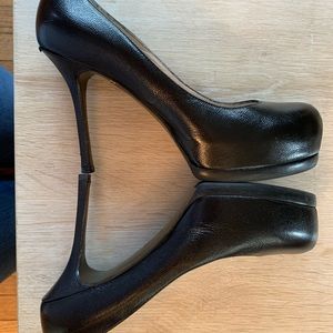 YSL Tribtoo 80 in Black Textured Leather Size 37.5